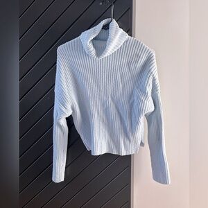 Abercrombie & Fitch turtleneck sweater. Size XS. Excellent condition.